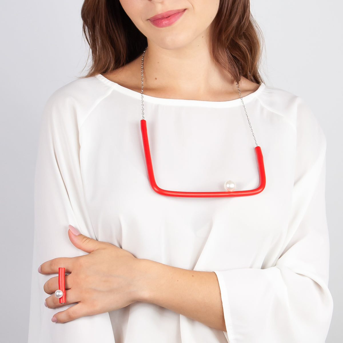 BILICO square necklace - orange red / white pearl