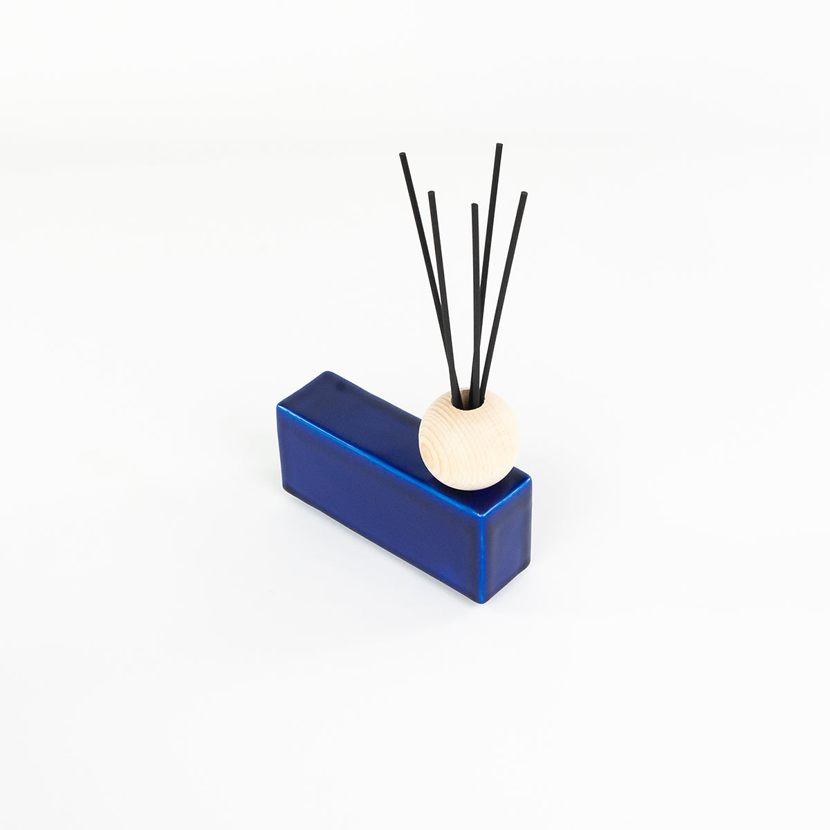 SOLID slim- fragrance diffuser