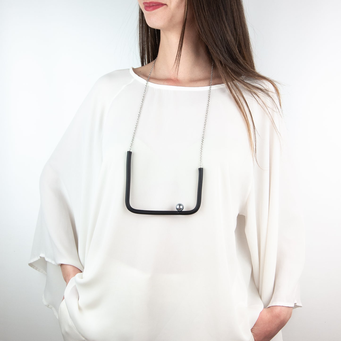 BILICO square necklace - black / silver pearl