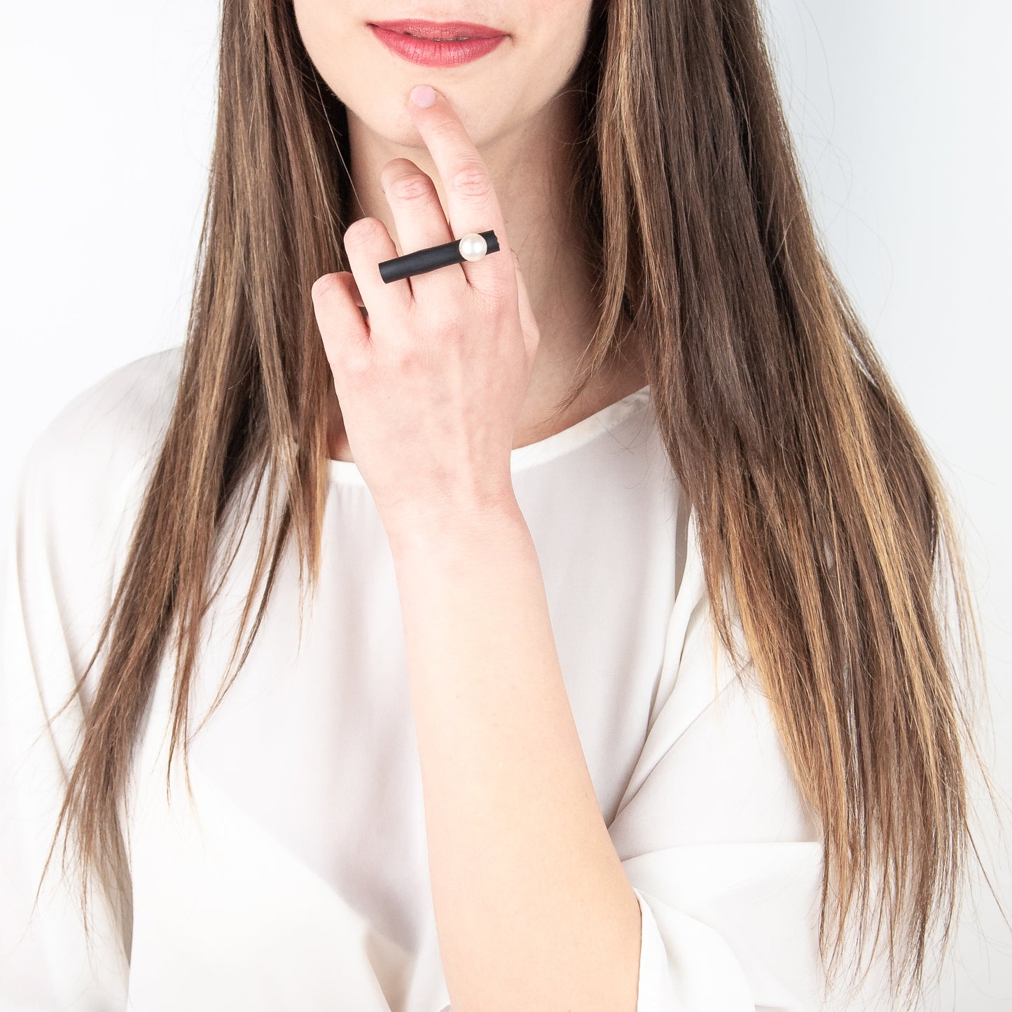 BILICO ring - black / white pearl