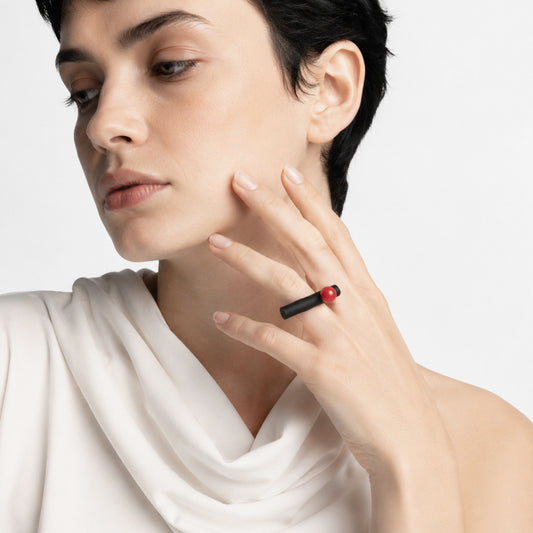 Anello BILICO - nero / perla rossa