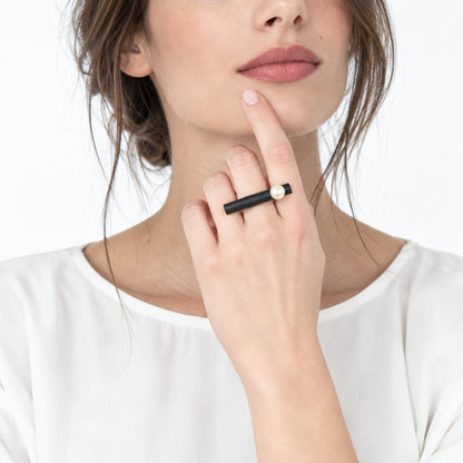 BILICO ring - black / white pearl