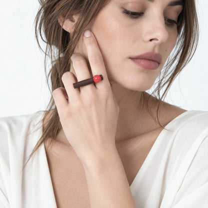 Anello BILICO - marrone / perla rossa