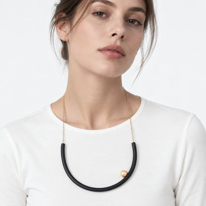 BILICO round necklace - black / gold pearl
