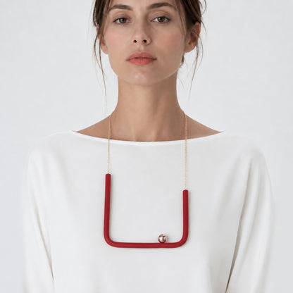 BILICO square necklace - red / golden beige pearl