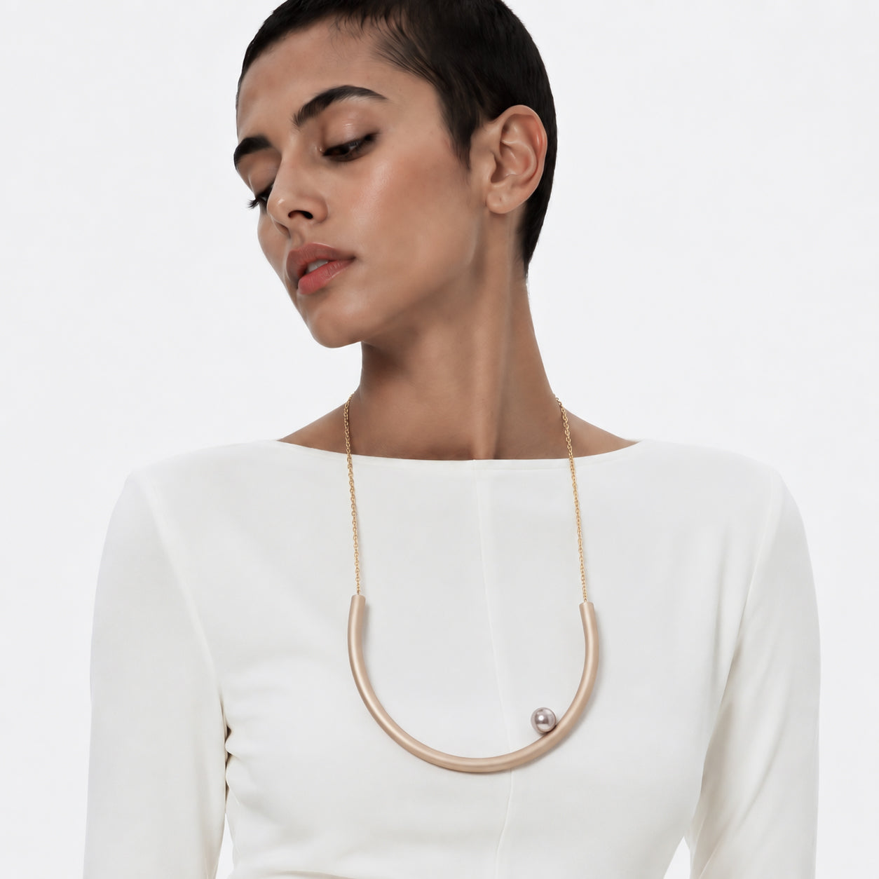BILICO round necklace - gold /  golden beige pearl