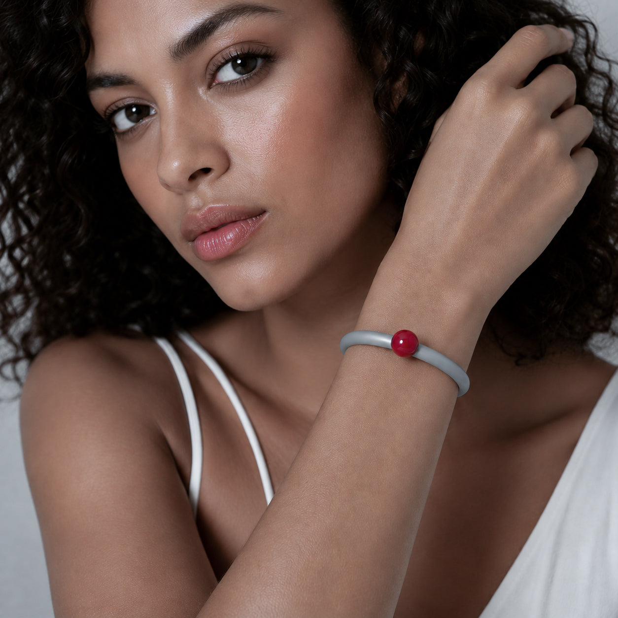 Bracciale BILICO - grigio / perla rossa