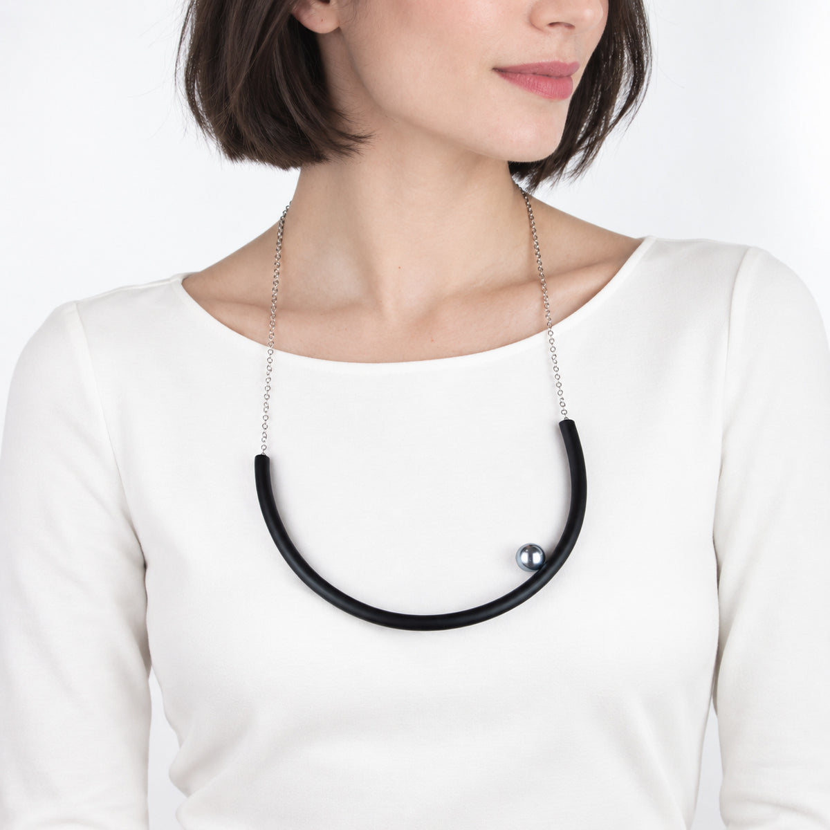 BILICO round necklace - black / silver pearl