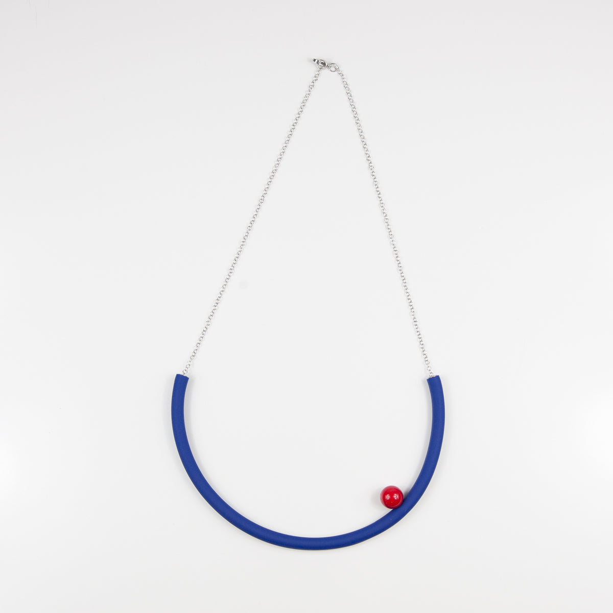 Collana tonda BILICO - blu inchiostro / perla rossa