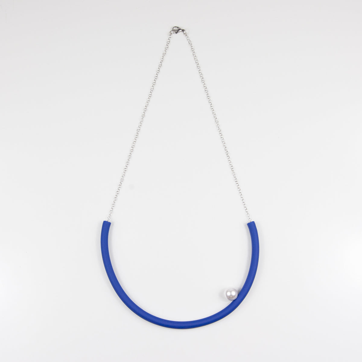 Collana tonda BILICO - blu inchiostro / perla bianca