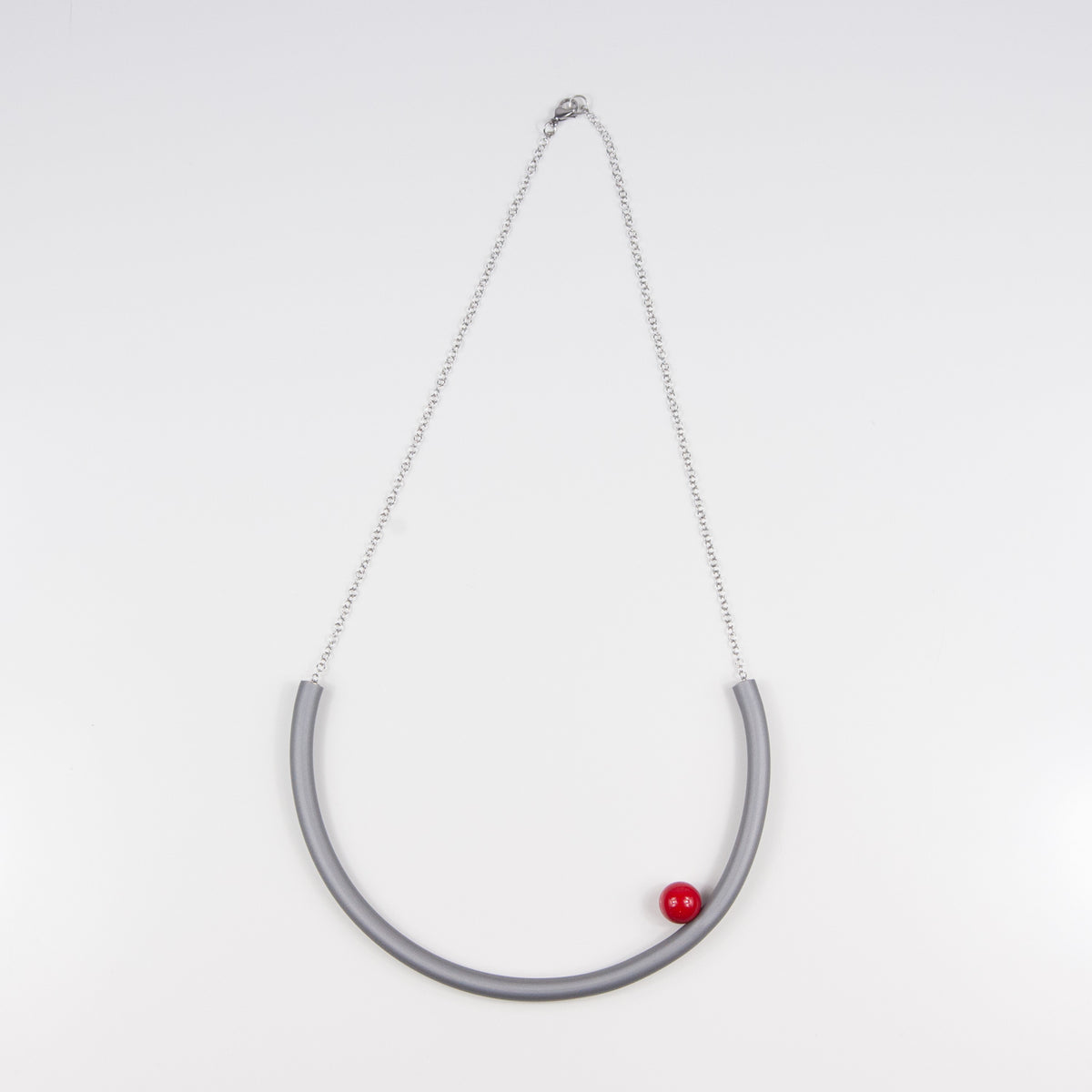 Collana tonda BILICO - grigio / perla rossa