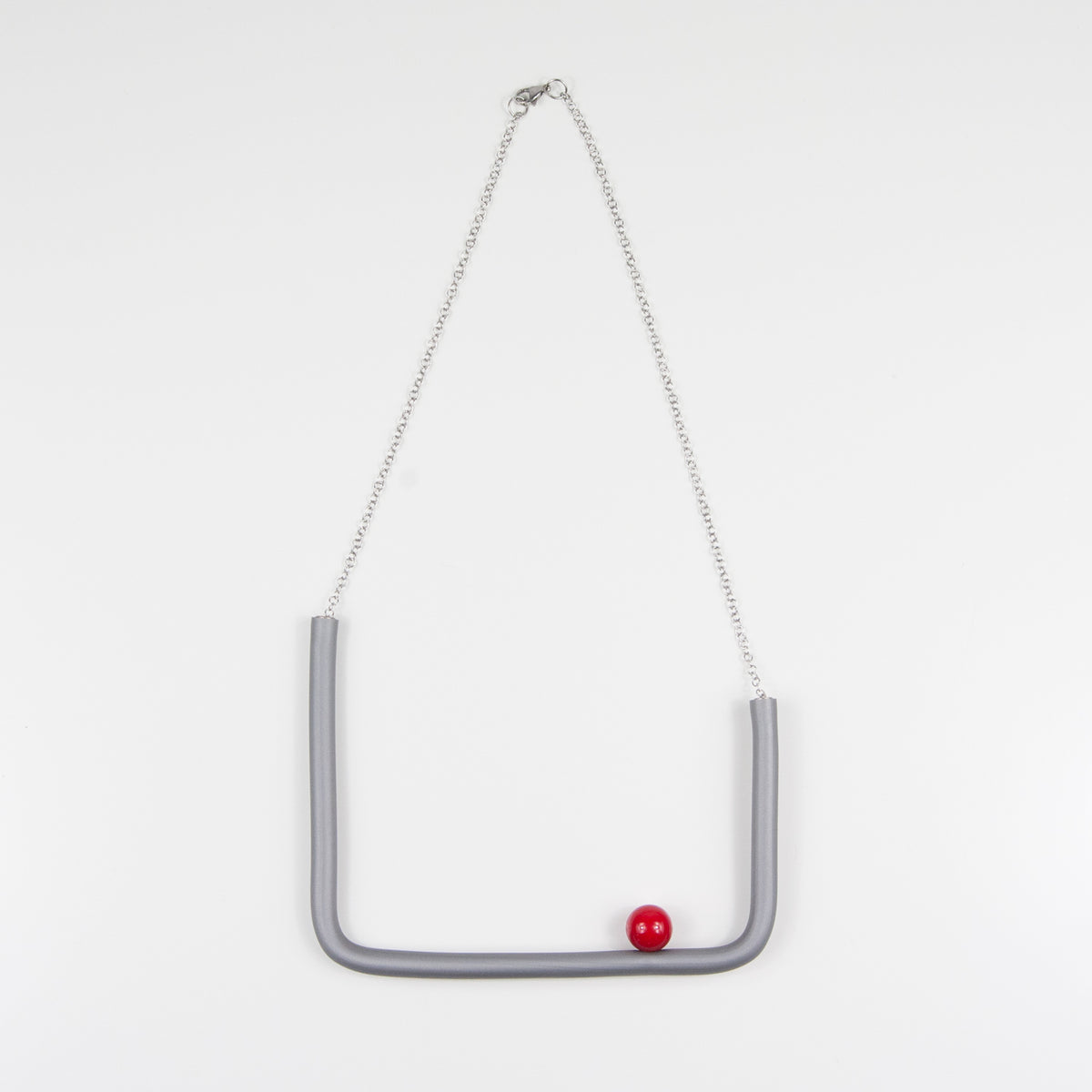 Collana quadra BILICO - grigio / perla rossa
