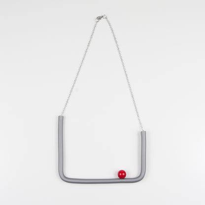 Collana quadra BILICO - grigio / perla rossa