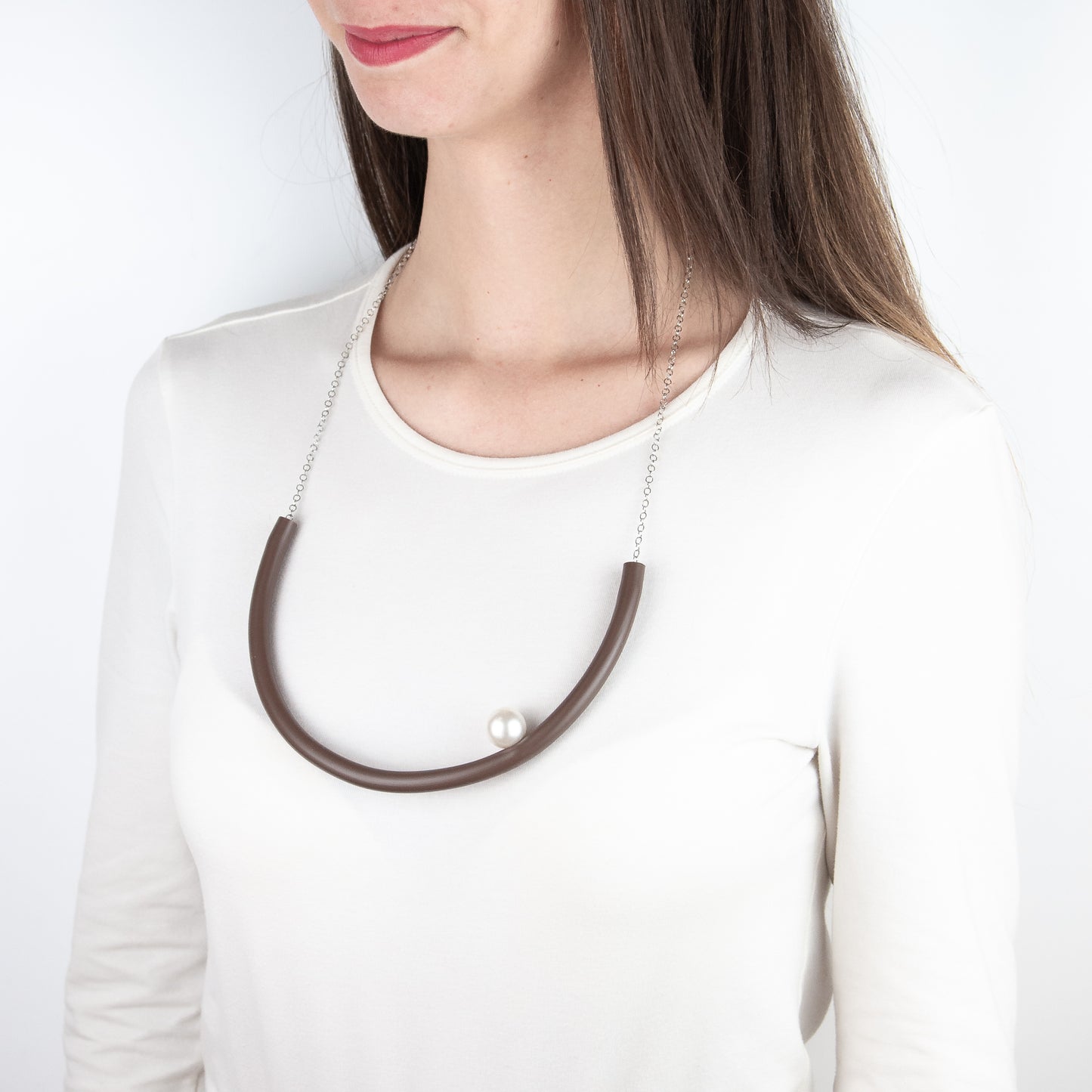 BILICO round necklace - brown / white pearl