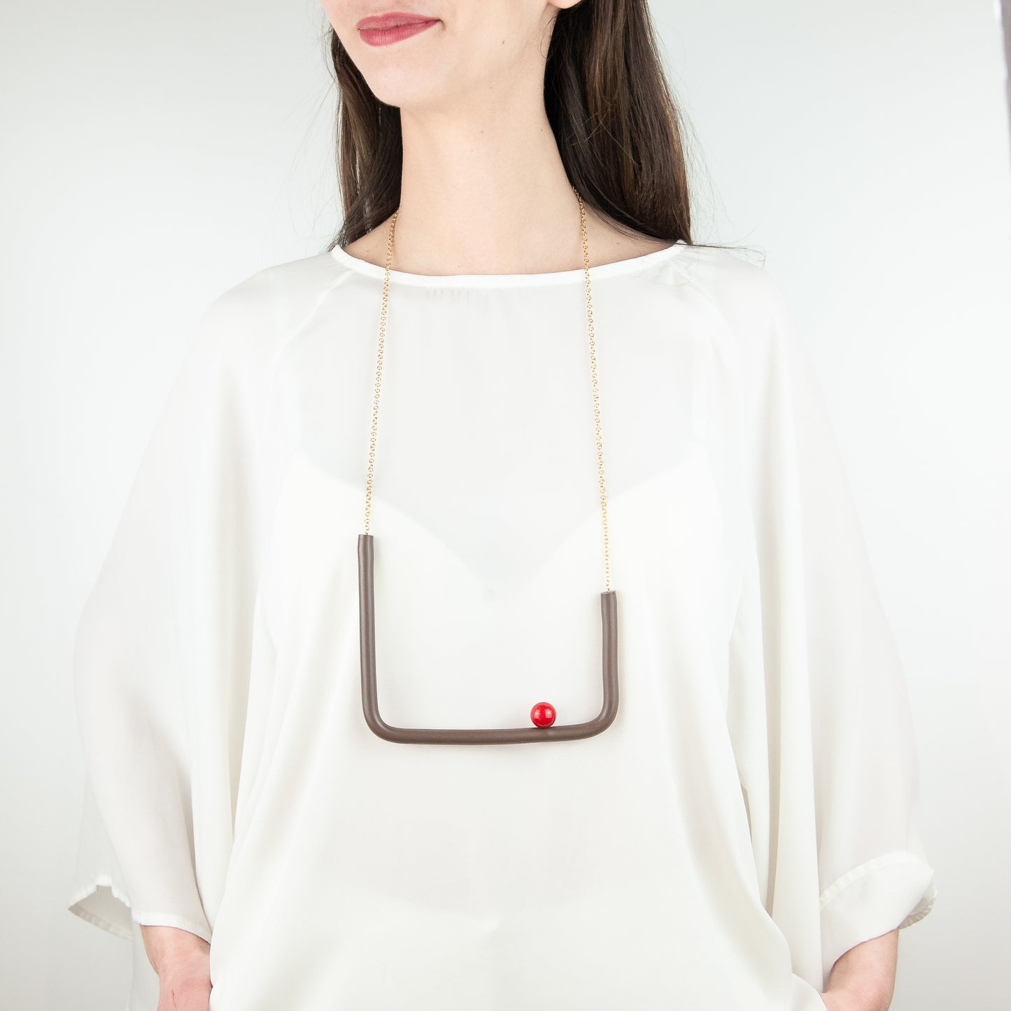 BILICO square necklace - brown / red pearl