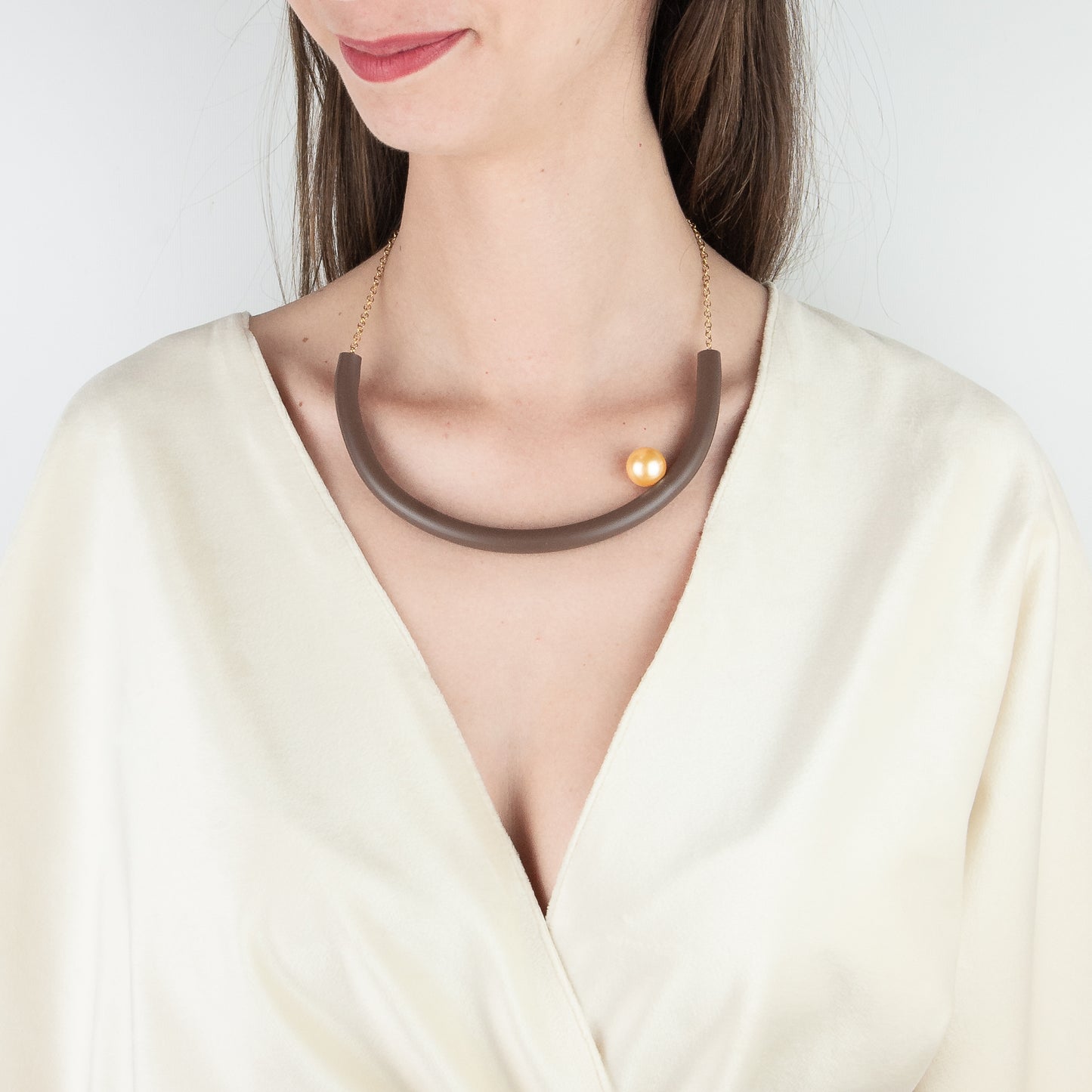 BILICO choker - brown  / gold pearl