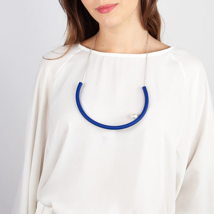 Collana tonda BILICO - blu inchiostro / perla bianca