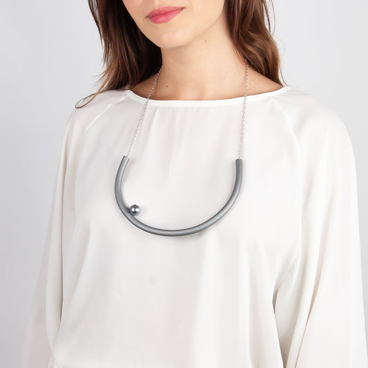 BILICO round necklace - grey / silver pearl