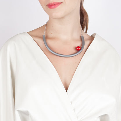 BILICO choker - grey  / red pearl