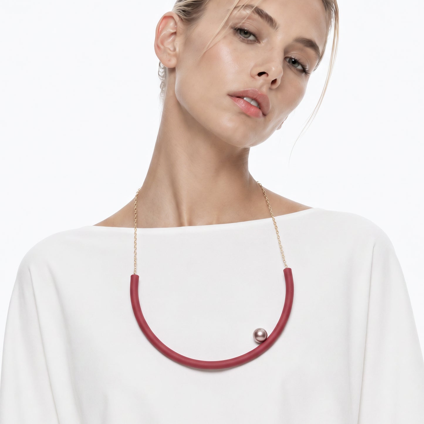 BILICO round necklace - red / golden beige pearl