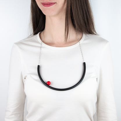 BILICO round necklace - black / red pearl
