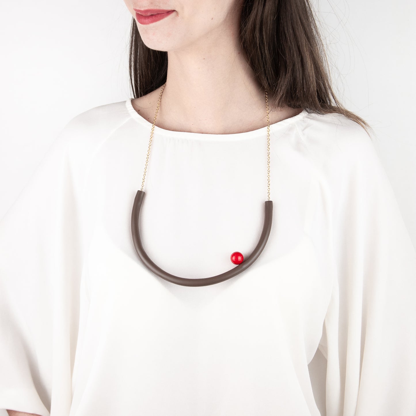 BILICO round necklace - brown / red pearl