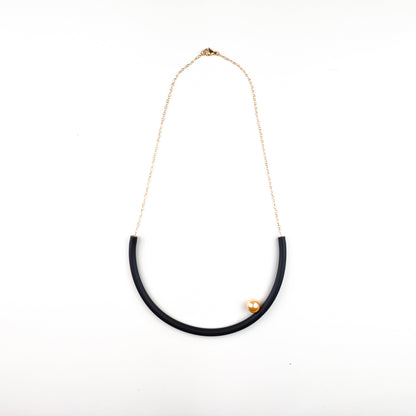 BILICO round necklace - black / white pearl