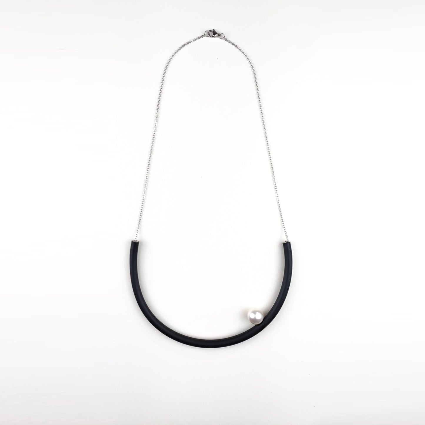 BILICO round necklace - black / silver pearl