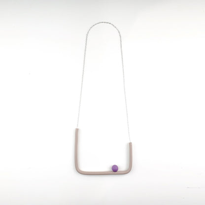 BILICO square necklace - sand color / violet pearl